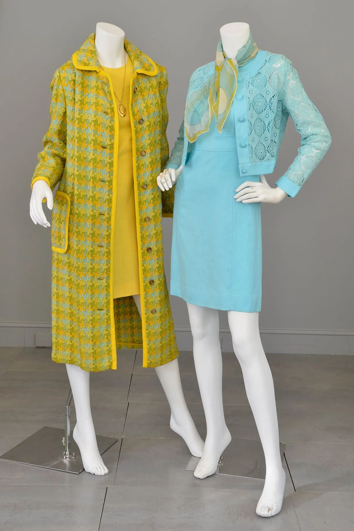 1970s Aqua, Gold, Olive Woven Puzzle Pieces Duster Coat