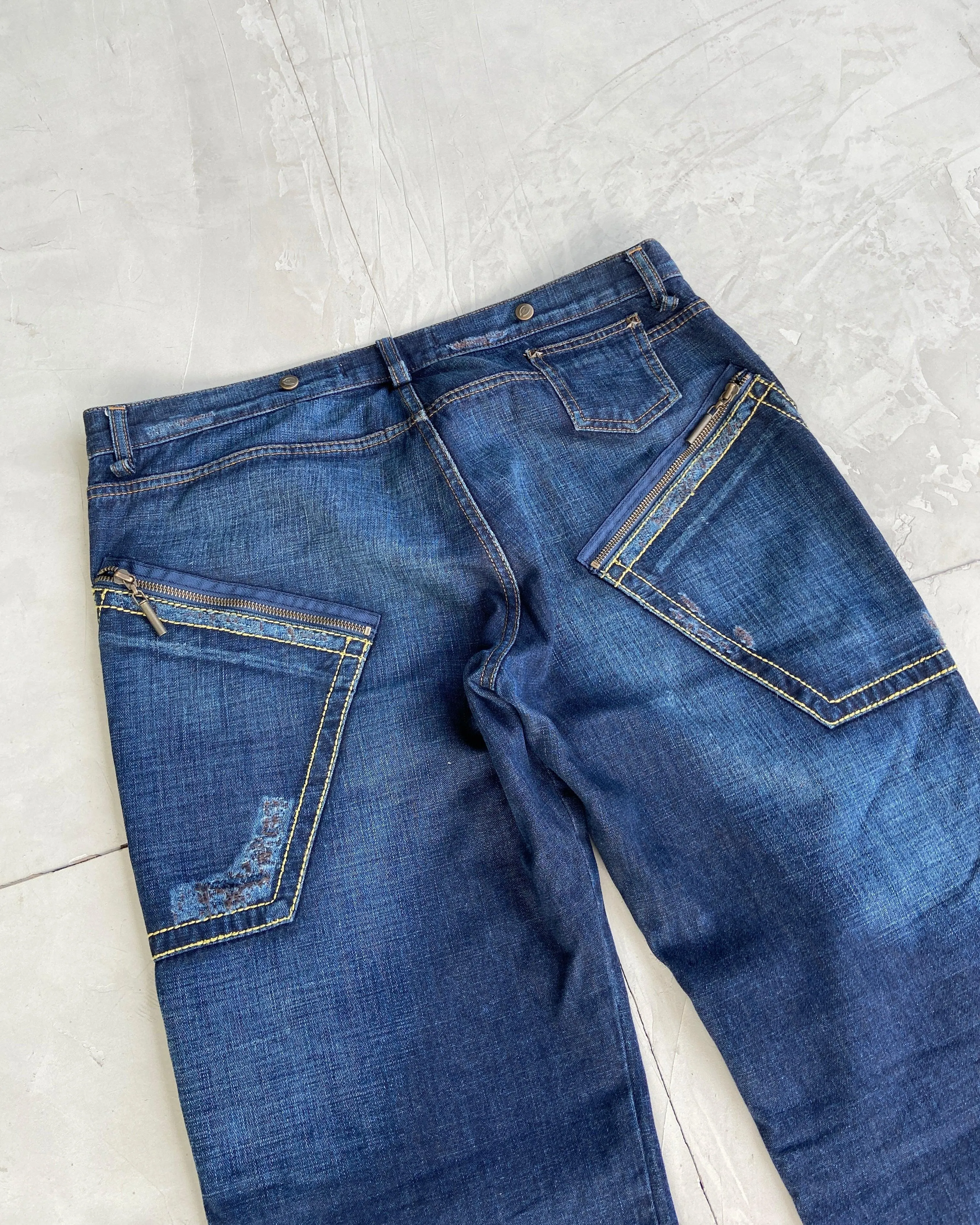 JUST CAVALLI DISTRESSED JEANS - W36