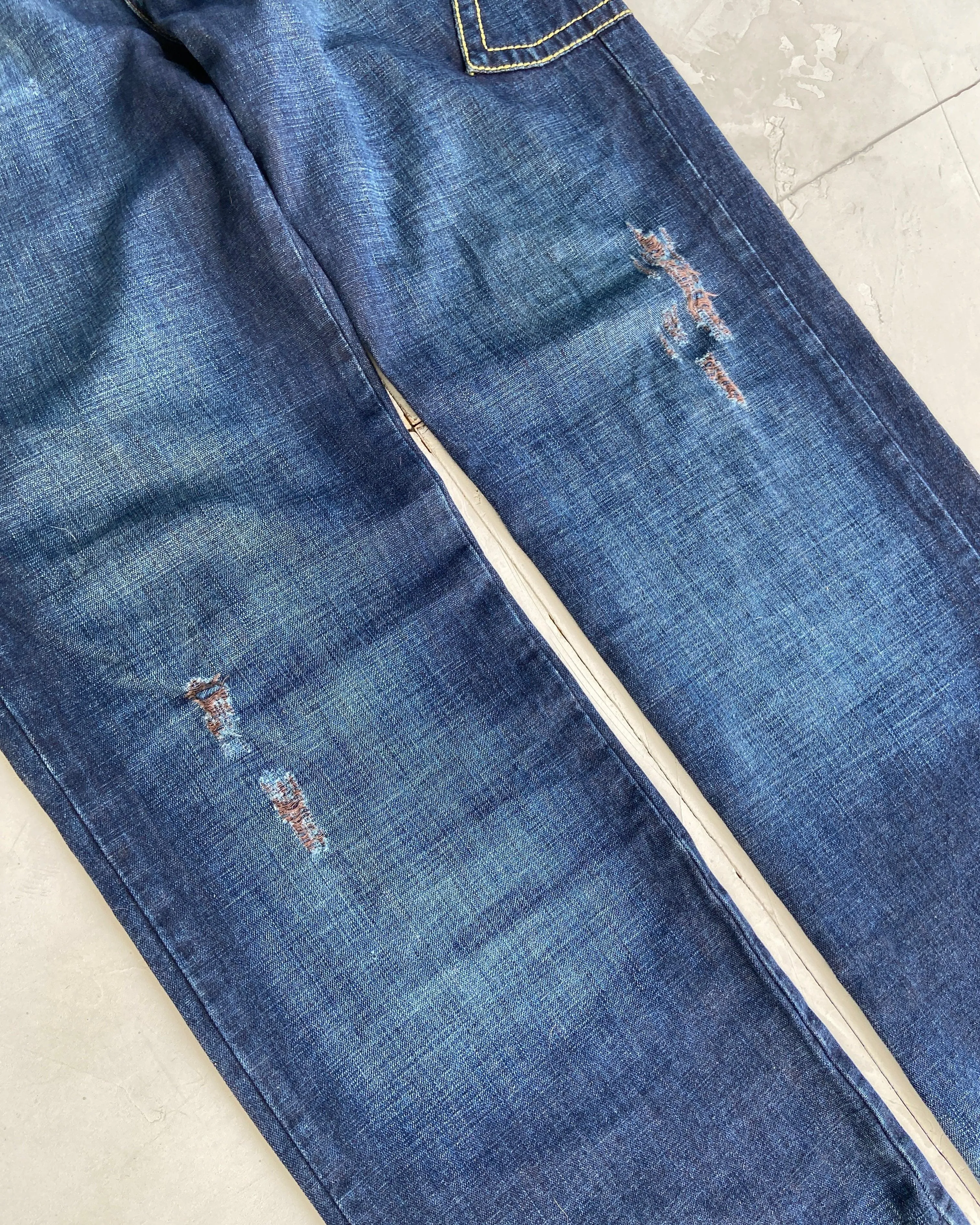 JUST CAVALLI DISTRESSED JEANS - W36